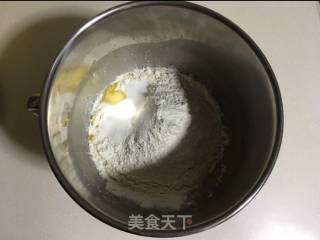 金钱小面包的做法步骤：1