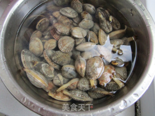 酱香花蛤的做法步骤：1