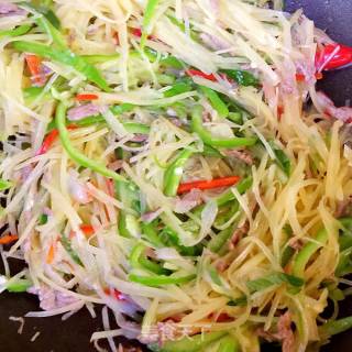 牛肉丝炒土豆丝的做法步骤：11