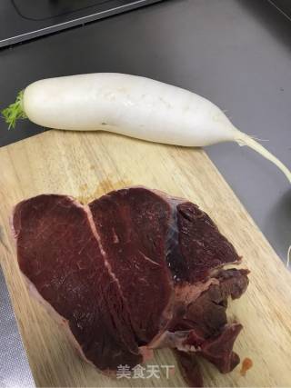 牛肉萝卜汤的做法步骤：1