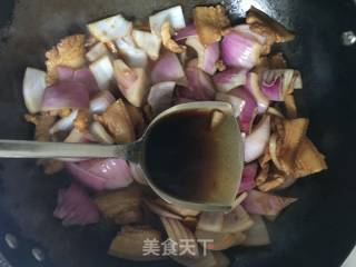 洋葱炒肉的做法步骤：9