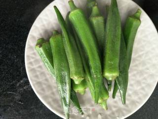 凉拌秋葵的做法步骤：2