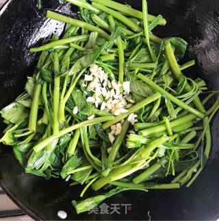 清炒空心菜的做法步骤：4