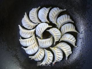 懒人早餐-煎饺的做法步骤：3