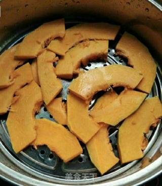 南瓜饼的做法步骤：1