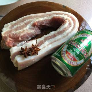 啤酒红烧肉的做法步骤：1