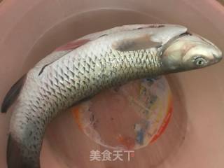 孜然炸鱼块的做法步骤：1