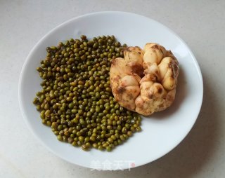 绿豆百合汤的做法步骤：1