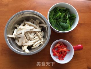 蒜苗辣豆腐的做法步骤：2