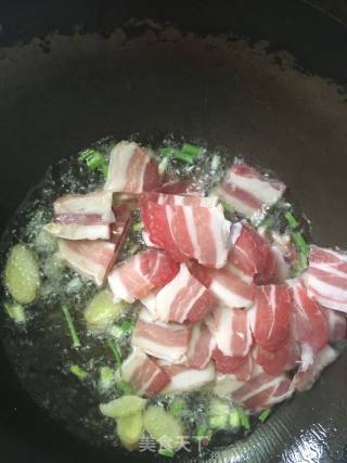 五花肉炖白菜的做法步骤：5