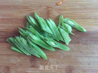 胡萝卜炒刀豆的做法步骤：3