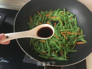 胡萝卜炒刀豆的做法步骤：8