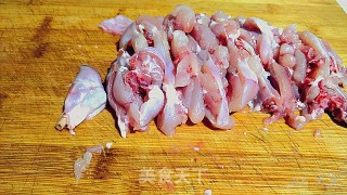 水煮兔的做法步骤：1