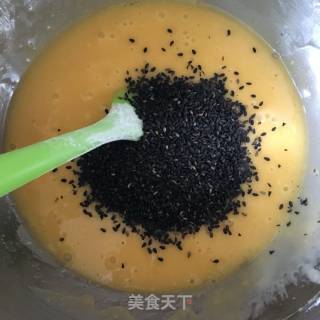 黑芝麻蛋卷的做法步骤：6