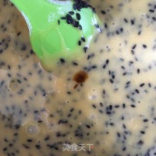 黑芝麻蛋卷的做法步骤：7