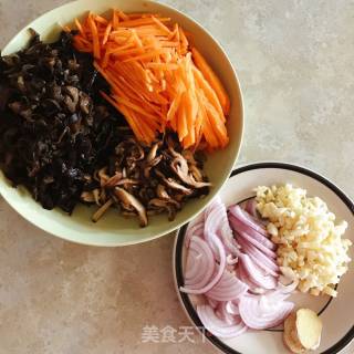 鱼香鸡丝的做法步骤：2