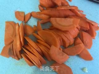 牛肉娃娃菜的做法步骤：1