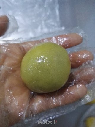 红豆馅广式月饼的做法步骤：11