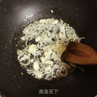 香菇酱甘蓝炒面的做法步骤：7