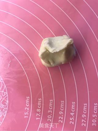 正宗好吃蛋黄酥的做法步骤：21