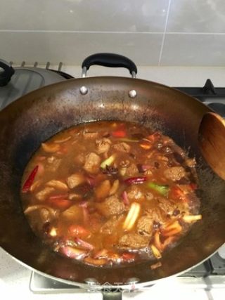 喷香的红烧牛肉土豆的做法步骤：5