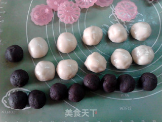 栗蓉冰皮月饼的做法步骤：6