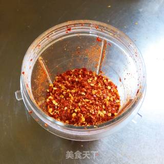 芝麻辣椒油的做法步骤：3