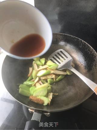 清爽丝瓜豆腐干的做法步骤：8
