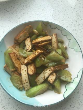 清爽丝瓜豆腐干的做法步骤：9