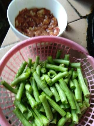 肉炒长豆角的做法步骤：1