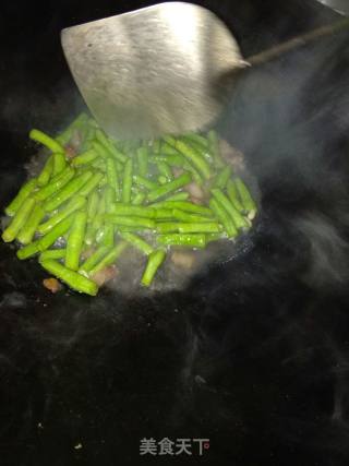 肉炒长豆角的做法步骤：4
