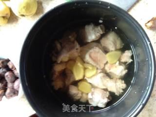 荔枝炖排骨的做法步骤：3