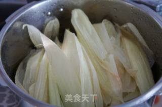 水煮甜玉米的做法步骤：3