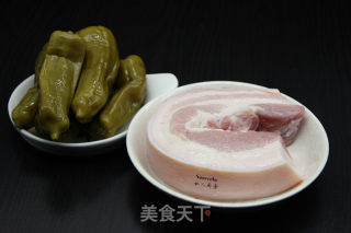 蒜辣椒炒肉的做法步骤：1