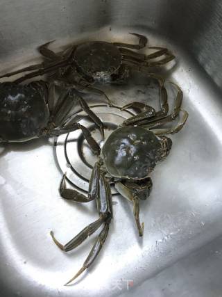 红烧小螃蟹的做法步骤：1