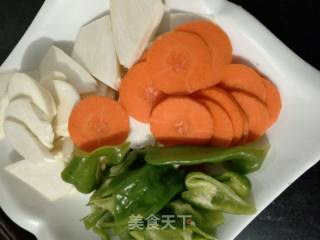 菌菇炒茭白的做法步骤：4