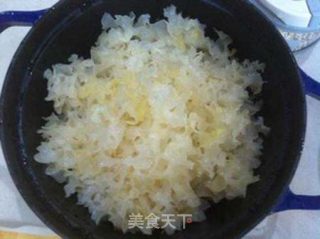 百合银耳滋阴补肾汤的做法步骤：4
