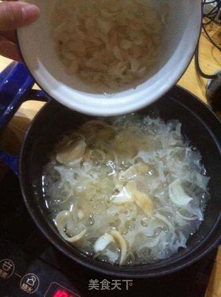 百合银耳滋阴补肾汤的做法步骤：7