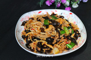 杏鲍菇鱼香肉丝盖饭的做法步骤：1