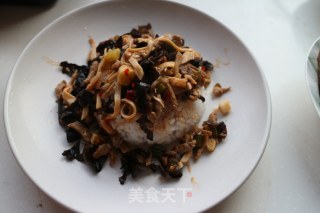 杏鲍菇鱼香肉丝盖饭的做法步骤：3
