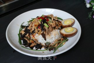 杏鲍菇鱼香肉丝盖饭的做法步骤：5
