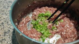 小白菜猪肉馄饨的做法步骤：3