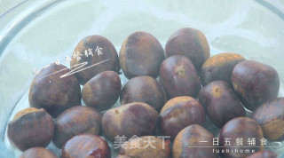 板栗泥 宝宝营养辅食，好吃又营养的做法步骤：2