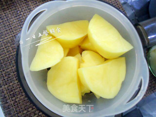 土豆泥 宝宝辅食，香浓细滑~的做法步骤：1