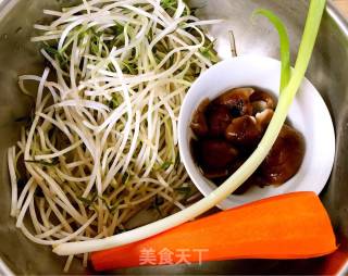 时蔬蛋饼的做法步骤：1