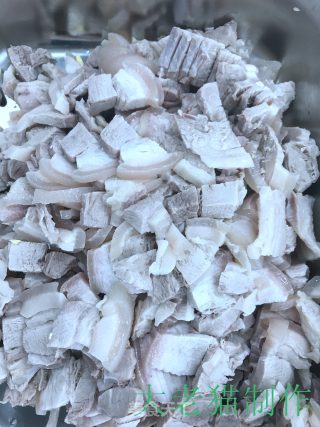 回锅肉的做法步骤：2
