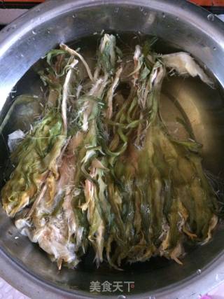 霸王花墨鱼汤的做法步骤：2