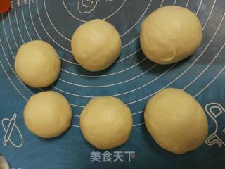 蛋黄豆沙面包的做法步骤：8