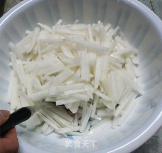 韩式萝卜条的做法步骤：5