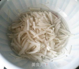 韩式萝卜条的做法步骤：6
